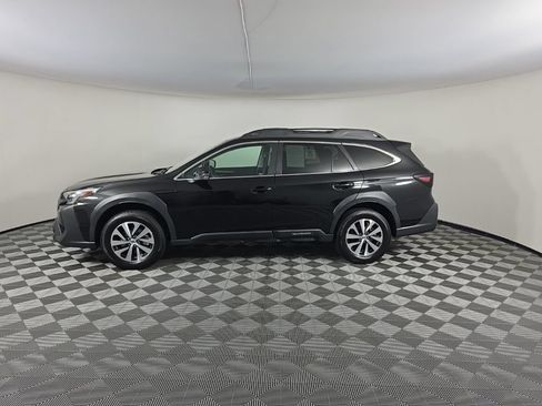 Used 2024 Subaru Outback Premium AWD/4WD image 2