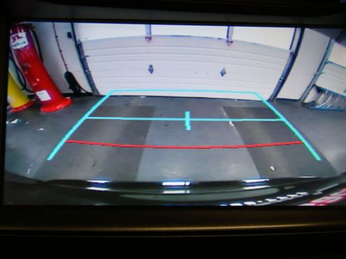 Used 2016 Toyota RAV4 LE image 17