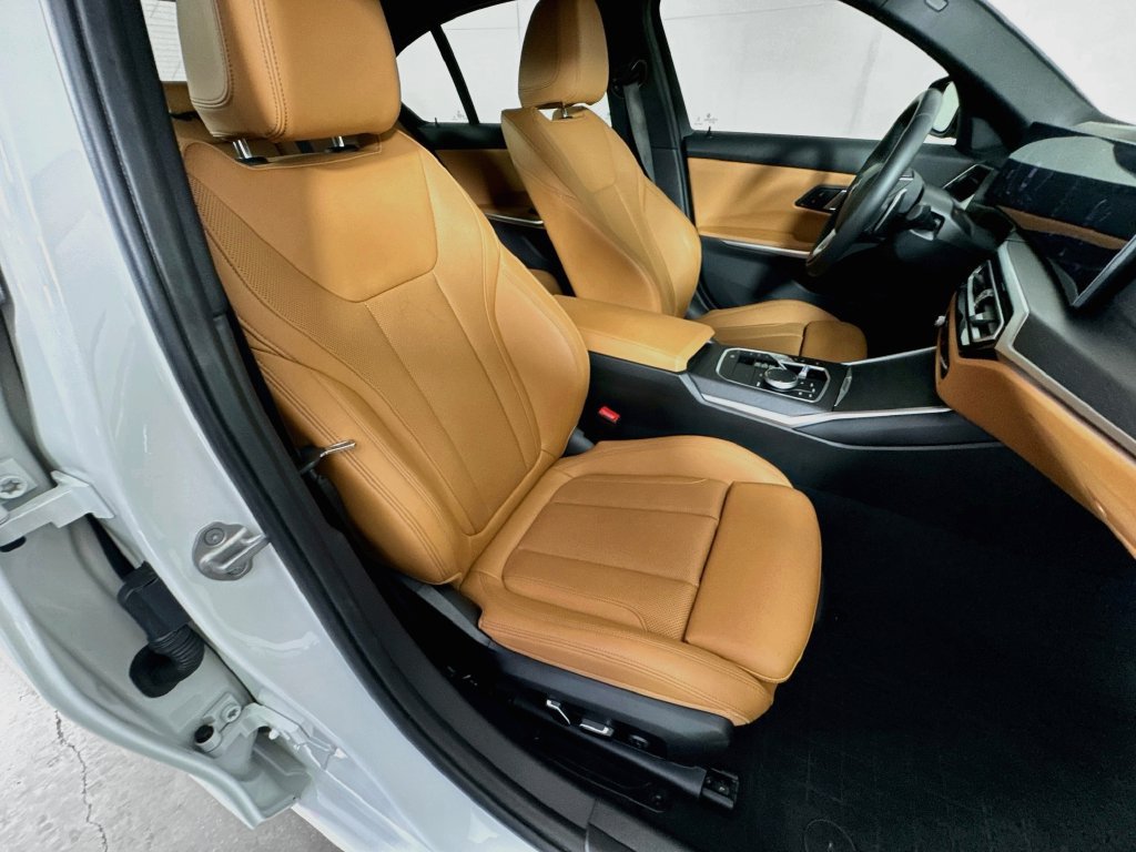 Used 2024 BMW 330i Sedan w/ Convenience Package RWD image 34