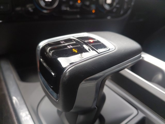 Used 2022 Chevrolet Silverado 1500 LTZ w/ LTZ Convenience Package II AWD/4WD image 17