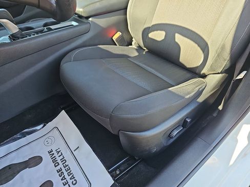 Used 2025 Nissan Altima 2.5 SV image 32