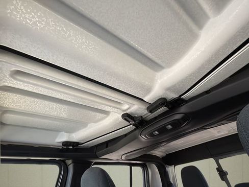 Certified 2024 Jeep Gladiator Sport image 36