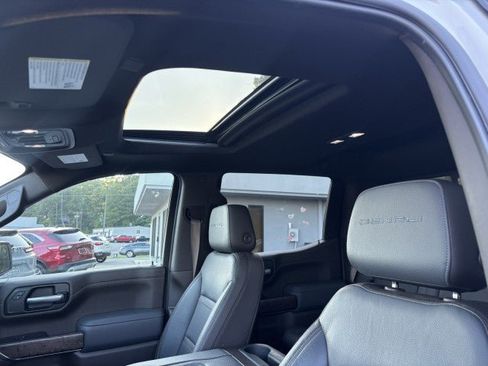 Used 2021 GMC Sierra 1500 Denali w/ Technology Package AWD/4WD image 10