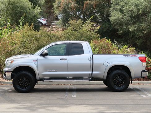 Used 2012 Toyota Tundra 4x4 Double Cab w/ Tow Pkg image 5