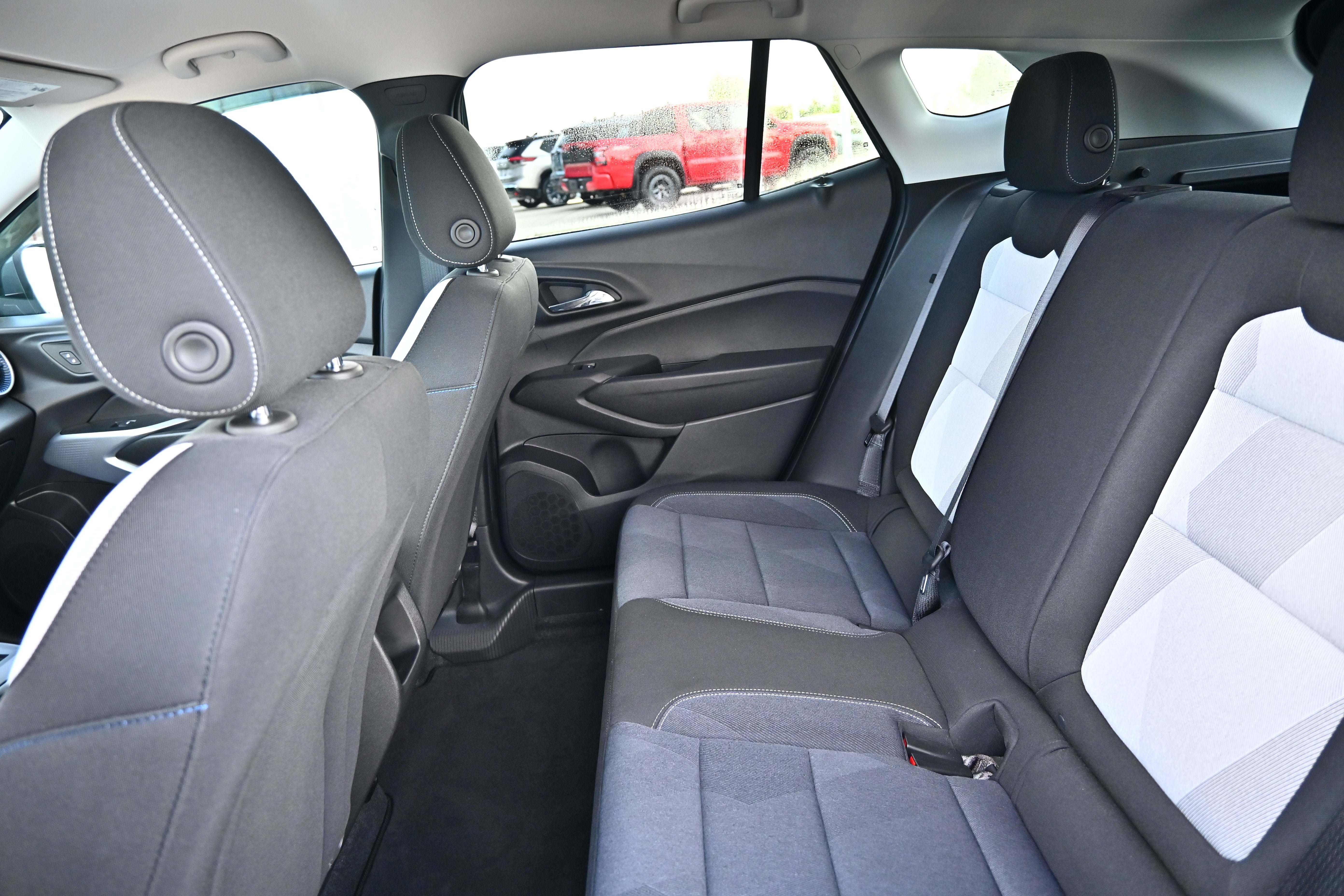 Used 2026 Chevrolet Trax LS w/ LS Convenience Package FWD image 13