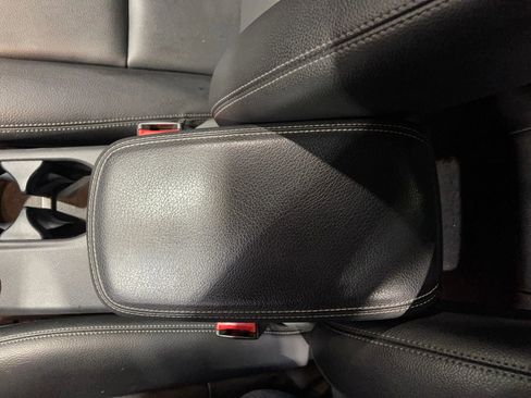 Used 2019 Mercedes-Benz GLA 250 w/ Convenience Package image 43