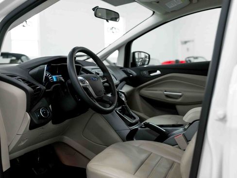 Used 2018 Ford C-MAX SE w/ Equipment Group 202A image 2