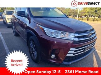 Used 2017 Toyota Highlander XLE AWD/4WD video 1
