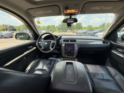 Used 2011 Chevrolet Avalanche LT w/ Luxury Package image 15