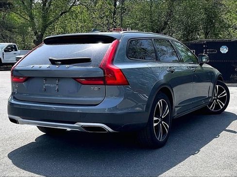 Used 2019 Volvo V90 T5 Cross Country AWD/4WD image 4