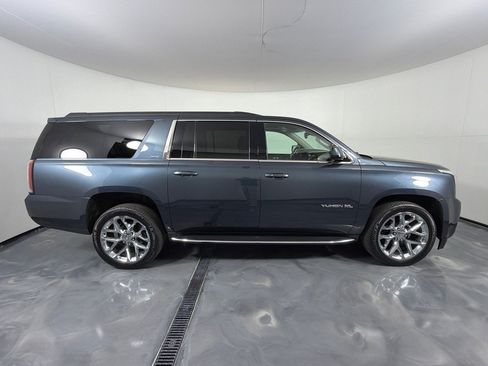 Used 2019 GMC Yukon XL SLT w/ Open Road Package AWD/4WD image 4