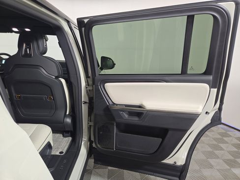 Used 2025 Rivian R1S Adventure AWD/4WD image 19