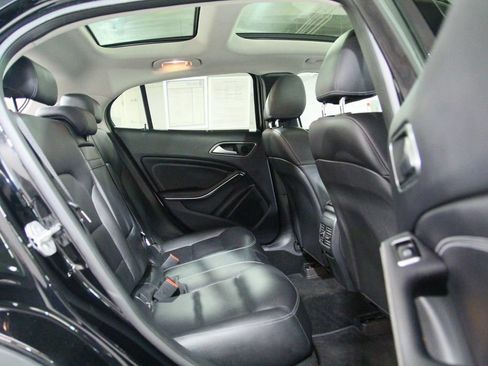 Used 2015 Mercedes-Benz GLA 250 4MATIC image 24