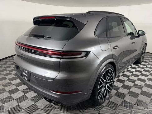 New 2026 Porsche Cayenne Turbo AWD/4WD image 7