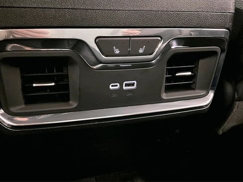 Used 2024 GMC Sierra 2500 Denali w/ Technology Package image 30