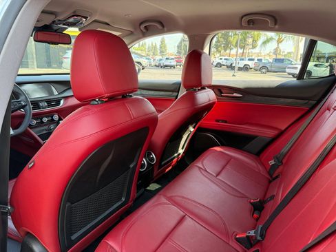 Used 2020 Alfa Romeo Stelvio w/ Nero Edizione image 16