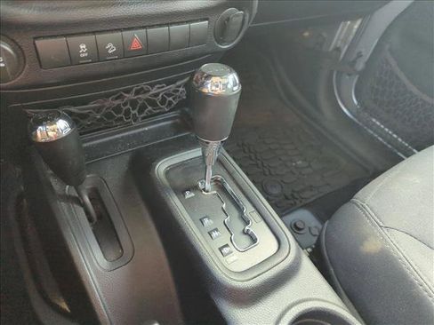 Used 2016 Jeep Wrangler Unlimited Sport w/ Connectivity Group image 10