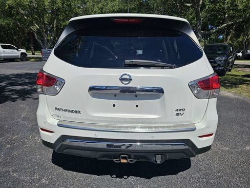 Used 2014 Nissan Pathfinder SV w/ Trailer Tow Package AWD/4WD image 5