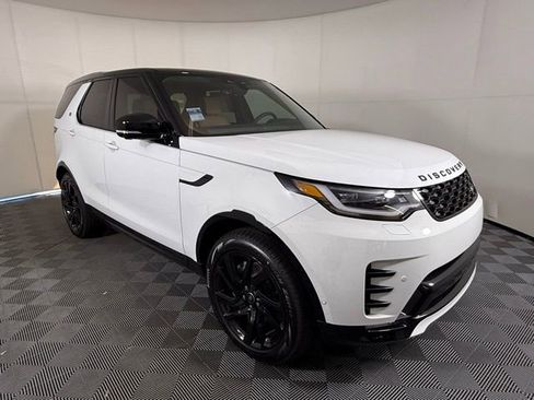 Used 2025 Land Rover Discovery Dynamic SE image 8