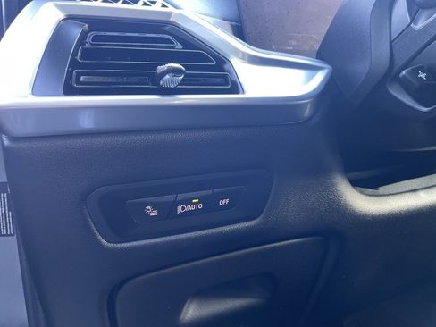 Used 2025 BMW X5 xDrive40i image 12