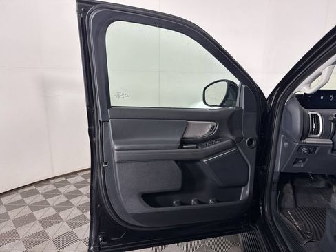 Used 2025 Ford Expedition Active AWD/4WD image 12
