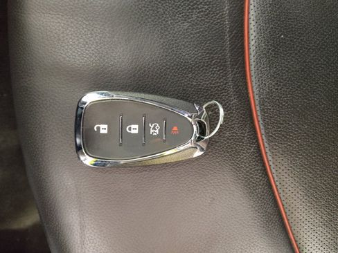 Used 2023 Chevrolet Equinox RS w/ RS Leather Package FWD image 32