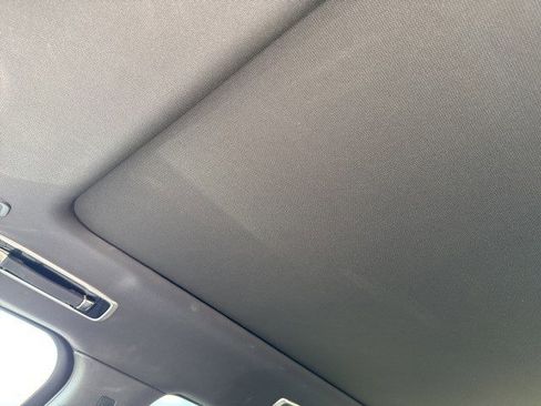 Used 2023 Land Rover Range Rover SE image 3