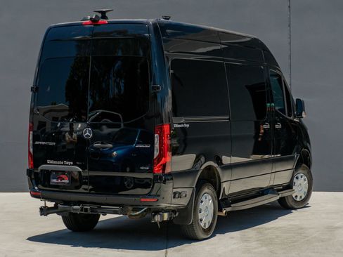 Used 2022 Mercedes-Benz Sprinter 2500 image 7
