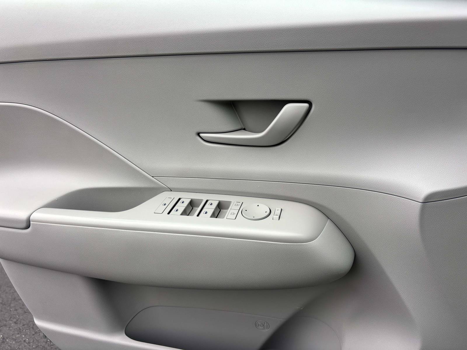 Certified 2024 Hyundai Kona SEL AWD/4WD image 17