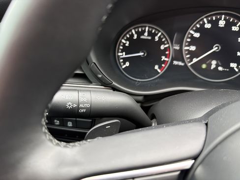 Certified 2025 MAZDA MAZDA3 Hatchback w/Premium Plus Pkg image 25