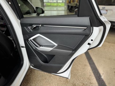 Used 2023 Audi Q3 2.0T Premium image 15