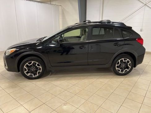 Used 2017 Subaru Crosstrek 2.0i Premium image 2