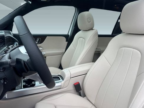 New 2026 Mercedes-Benz GLB 250 image 19