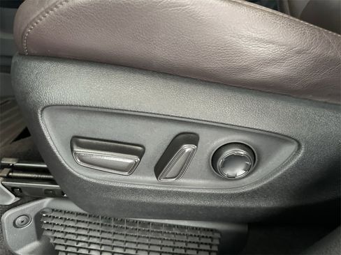 Used 2023 Toyota Sienna Platinum image 15