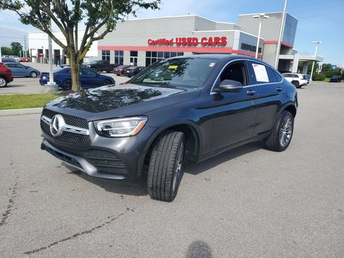 Used 2020 Mercedes-Benz GLC 300 4MATIC Coupe image 2
