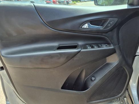 Used 2024 Chevrolet Equinox LT FWD image 19