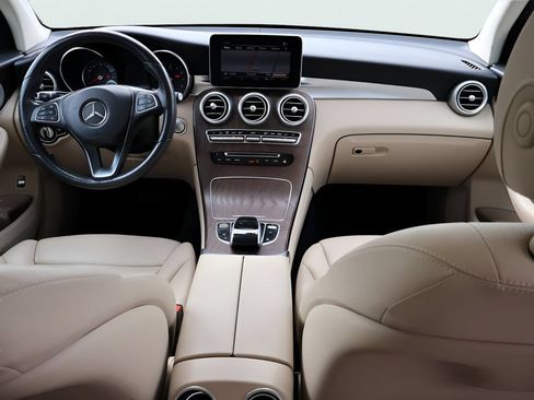 Used 2018 Mercedes-Benz GLC 300 4MATIC image 15