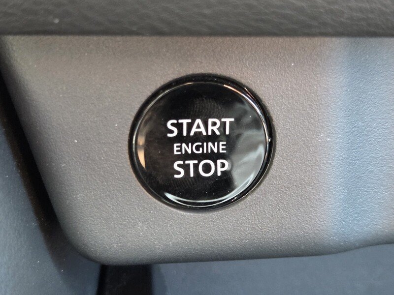 Used 2024 Nissan Rogue SV FWD image 28