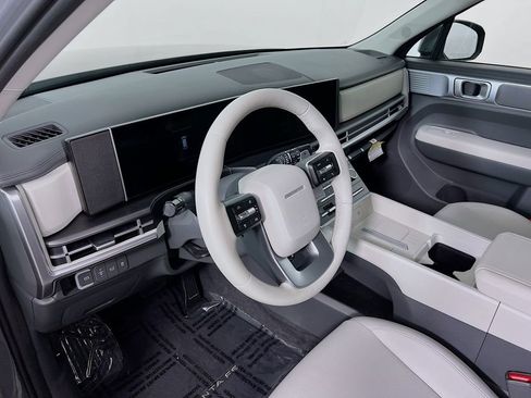 Certified 2025 Hyundai Santa Fe SE image 8