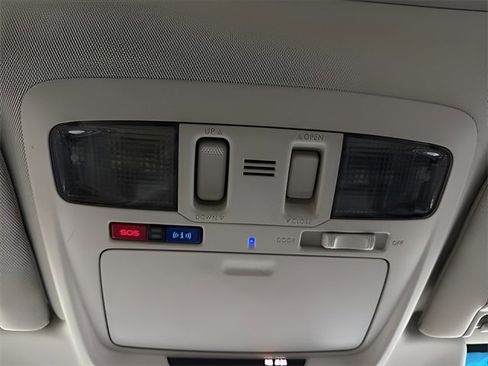 Used 2016 Subaru Outback 3.6R Limited image 25