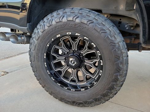 Used 2024 Ford F250 Limited image 9