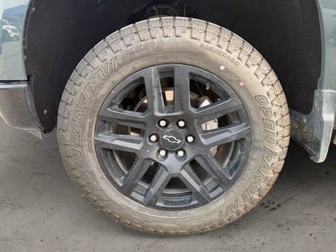 Used 2025 Chevrolet Silverado 1500 LT Trail Boss AWD/4WD image 8