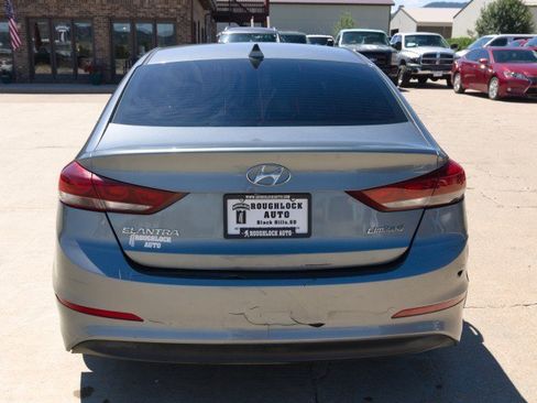 Used 2017 Hyundai Elantra Limited FWD image 4