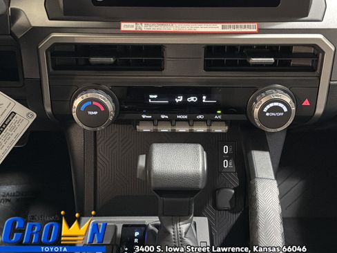 New 2026 Toyota 4Runner SR5 AWD/4WD image 32