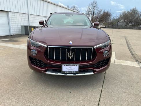 Used 2017 Maserati Levante S AWD/4WD image 23