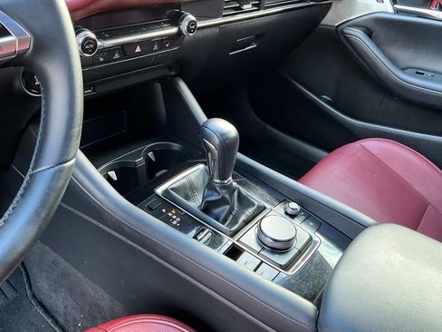 Used 2020 MAZDA MAZDA3 AWD Hatchback w/ Appearance Package image 18