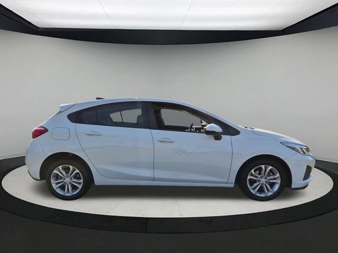 Certified 2019 Chevrolet Cruze LS w/ LS Convenience Package FWD image 9