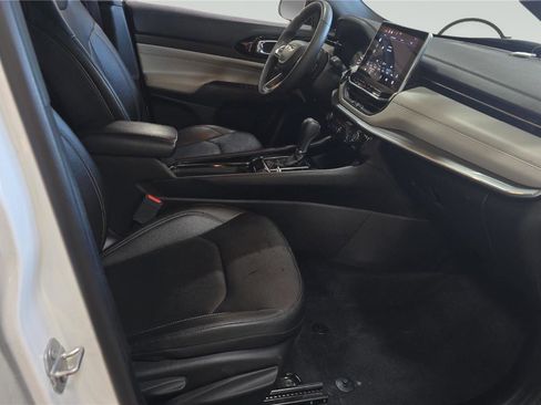 Used 2025 Jeep Compass Limited AWD/4WD image 12