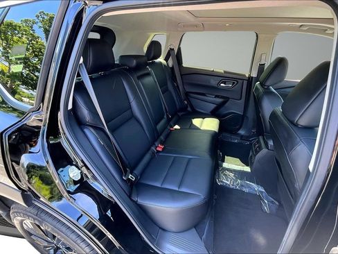 Used 2023 Nissan Rogue SV w/ SV Premium B Package AWD/4WD image 25
