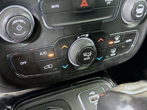 Used 2017 Jeep Compass Limited w/ Navigation Group image 24